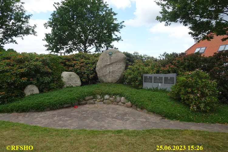 Hærvejsmarchen, 2. Tag Abschluss, Viborg Kaserne, Ehrenmal