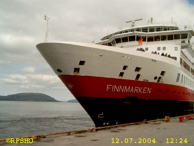 MS FINNMARKEN in Sandnessjøen