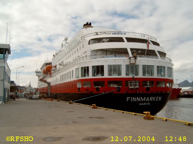MS FINNMARKEN in Sandnessjøen