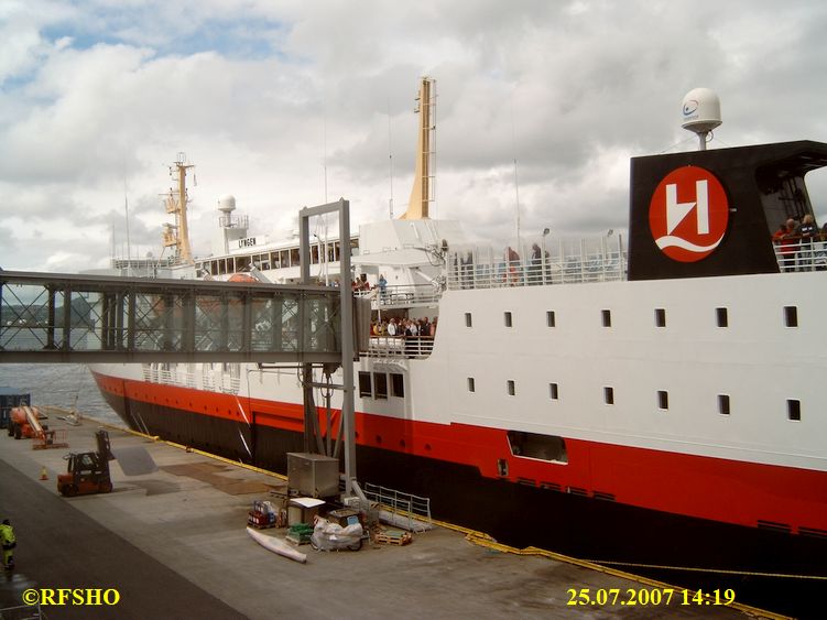 Bergen Hurtigruten Kai, MS LYNGEN