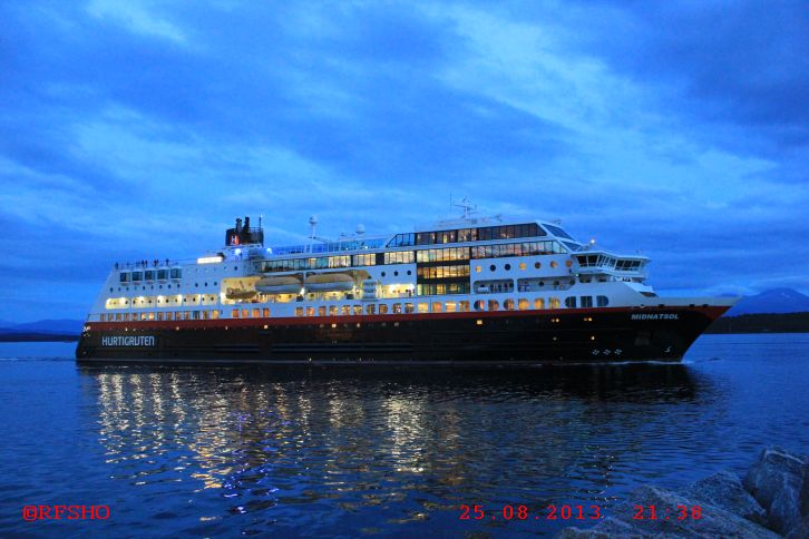 Molde, Hurtigrute MS MIDNATSOL