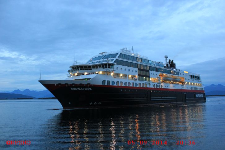 Molde, Hurtigrute MS MIDNATSOL
