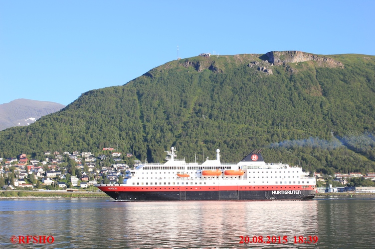 MS NORDLYS verlässt Tromsø
