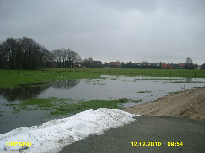 Hochwasser am Feuerwehrhaus Lindenstrße