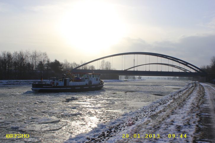 Elbe-Seitenkanal Km 29,0, Eisbrecher BÜFFE