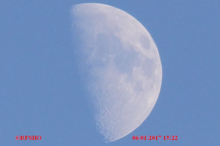 Ringstraße , Mond 60 % zunehmend (-5,5° C)