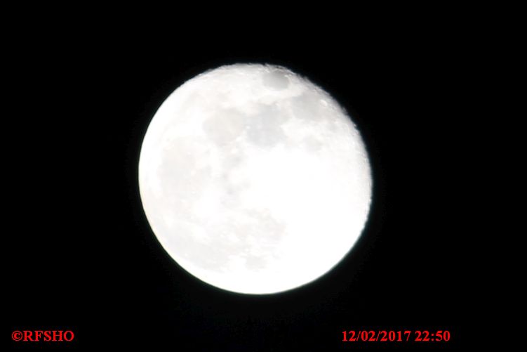 Mond (96 % abnehmend), Ringstraße