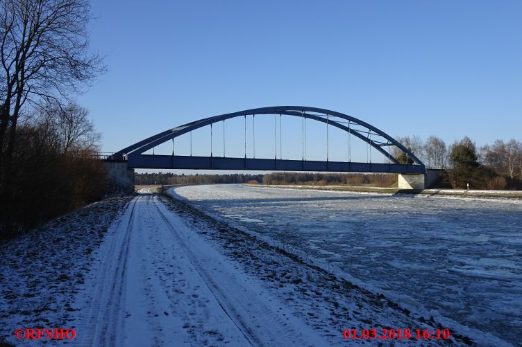 Elbe-Seitenkanal km 29, Eisenbahnbrücke Strecke BS − UE