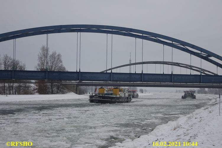 Elbe-Seitenkanal, Eisbrecher BIEBER, BUEFFEL, ELBE