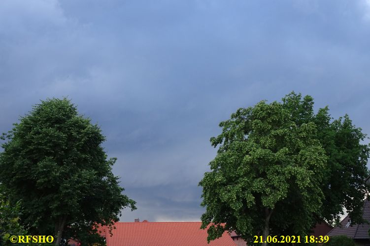 Lindenstraße, Regenfront