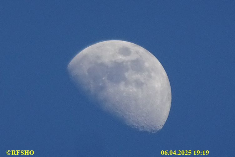 Frühlingsmond