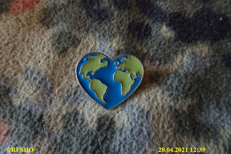 der Pin zum Earth Day