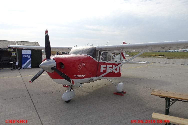 Tag der Bundeswehr Wunstorf, Cessna 206 D-EFVP