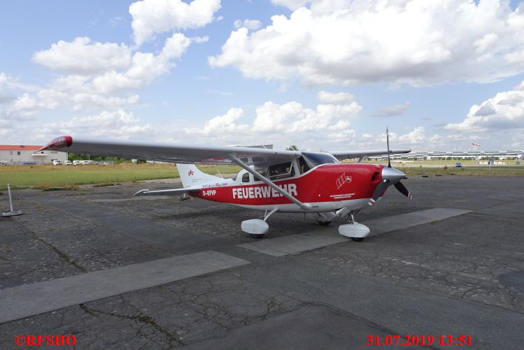 Cessna 206 D-EFVP am Flugplatz EDVM