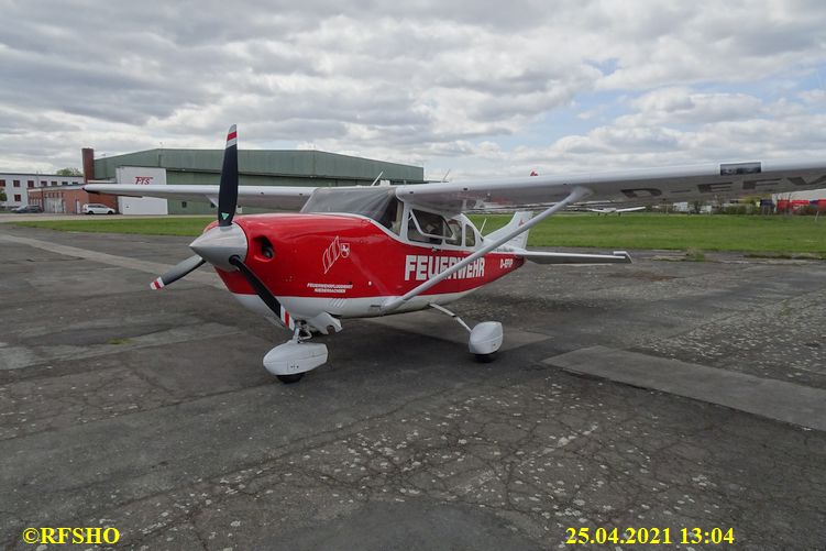 Cessna 206 D-EFVP am Flugplatz EDVM