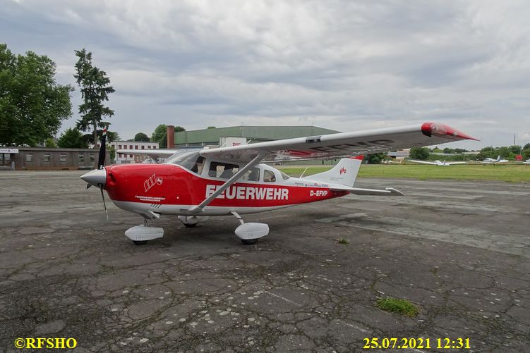 Cessna 206 D-EFVP am Flugplatz EDVM