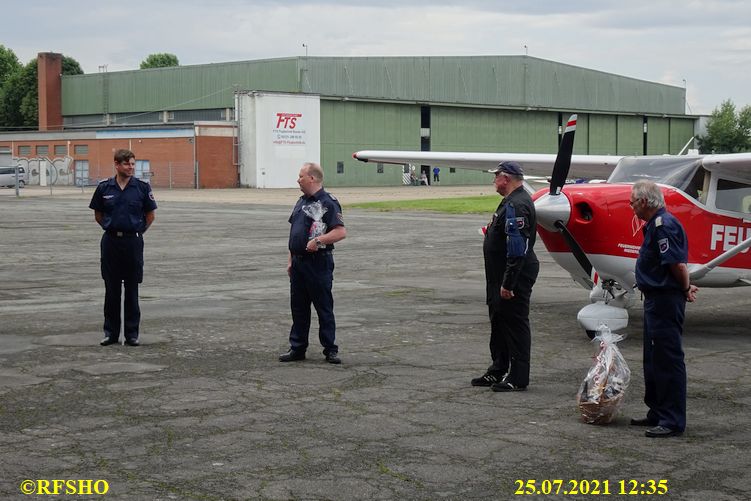 Verabschiedung des ehemaligen Chefpiloten vom Stützpunkt Hildesheim und LAK des FFD Niedersachsen