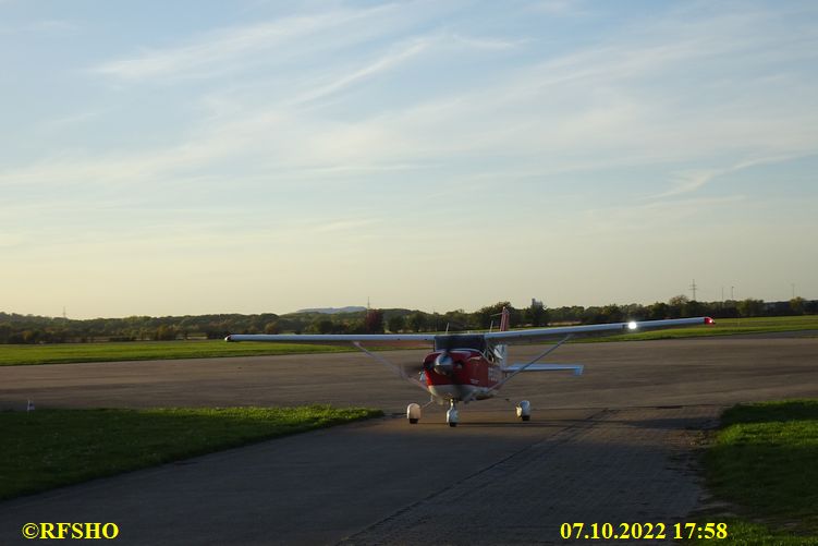 Cessna 206 D-EFVP am Flugplatz EDVM