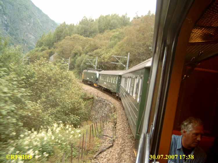mit der Flåmsbana ging es von Flåm zuück nach Vatnahalsen