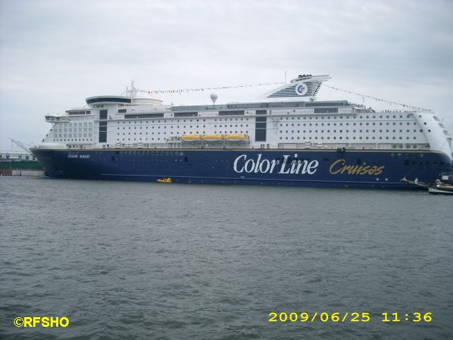MS Color MAGIC am Norwegenkai in Kiel