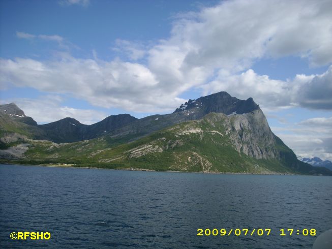 N 66.6065° E 13.20735°