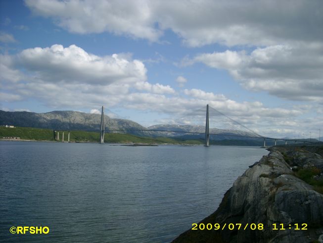 Helgelandsbrua