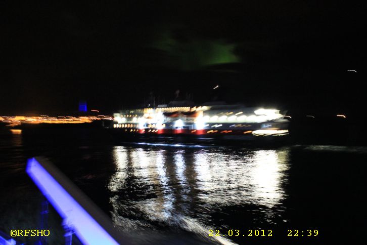 Begegnung MS NORDKAPP mit Polarlicht