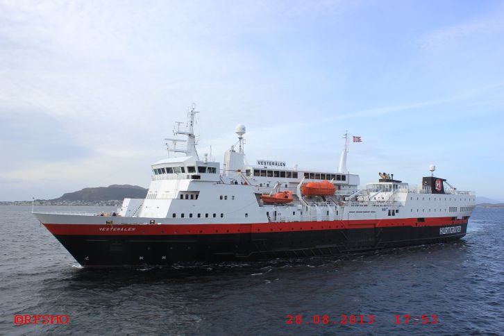 MS VESTERÅLEN läuft Ålesund an
