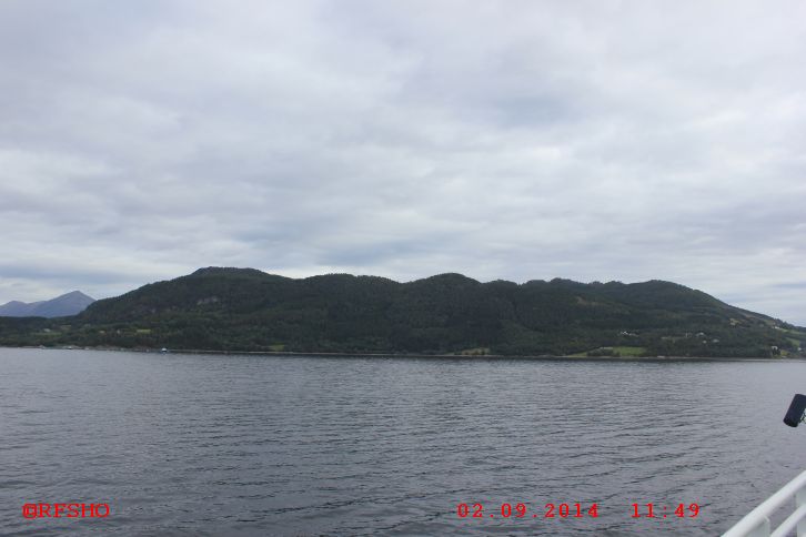 Fähre Halsa − Kannestraum