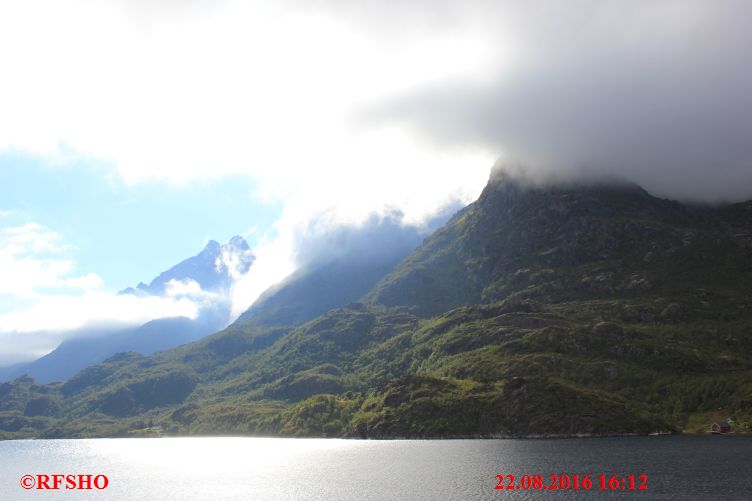 Stokmarknes − Svolvaer