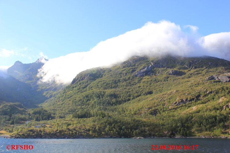 Stokmarknes − Svolvaer