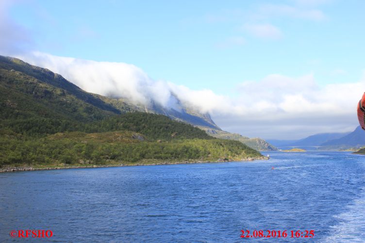Stokmarknes − Svolvaer, Raftsundet