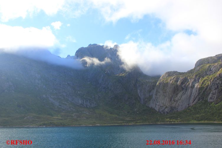 Stokmarknes − Svolvaer, Raftsundet
