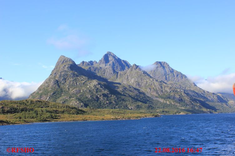Stokmarknes − Svolvaer, Raftsundet