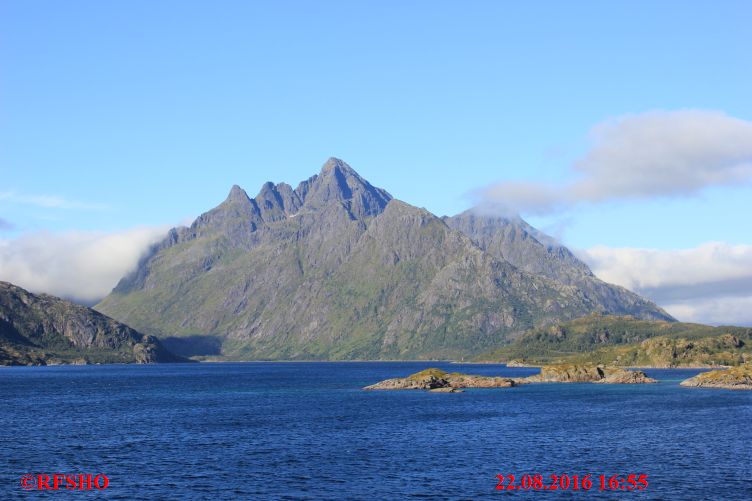 Stokmarknes − Svolvaer, Raftsundet