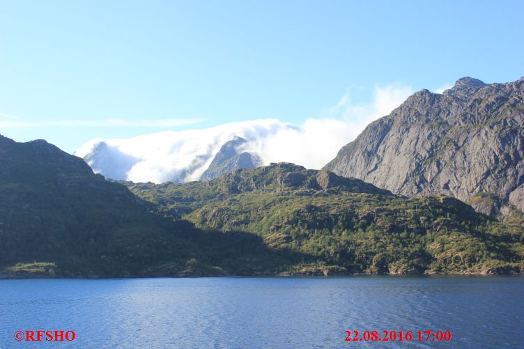 Stokmarknes − Svolvaer, Raftsundet