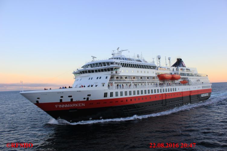 Svolvaer − Stamsund, Begegnung MS FINNMARKEN