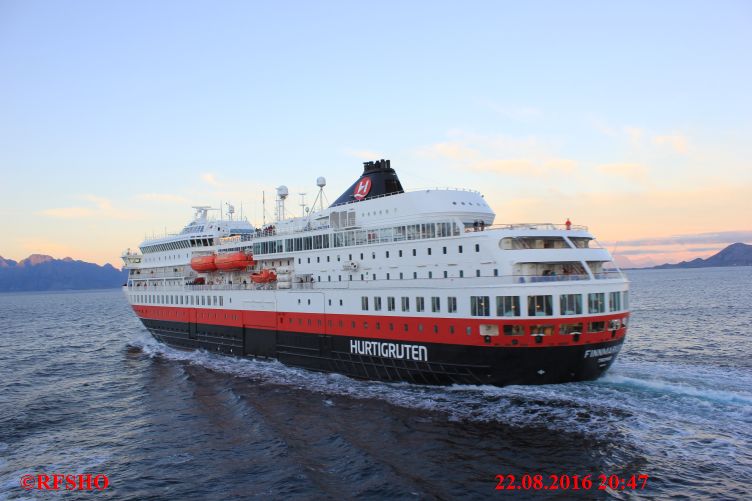 Svolvaer − Stamsund, Begegnung MS FINNMARKEN