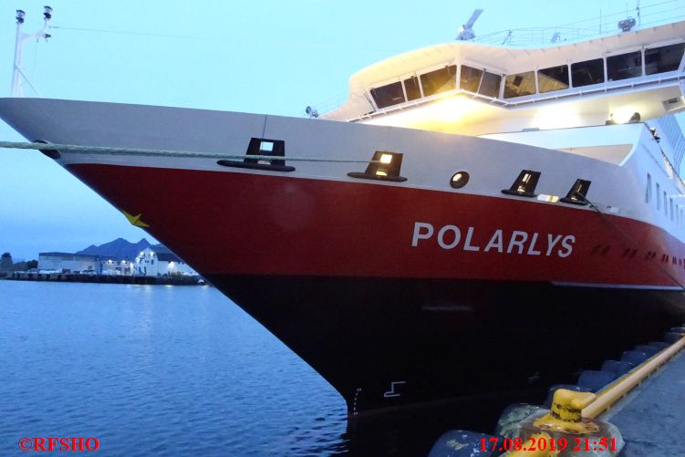 Svolvær, MS POLARLYS (Hurtigrute norddgehend)