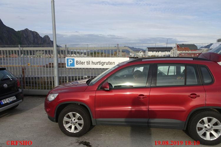Svolvær, warten auf die Autoverladung