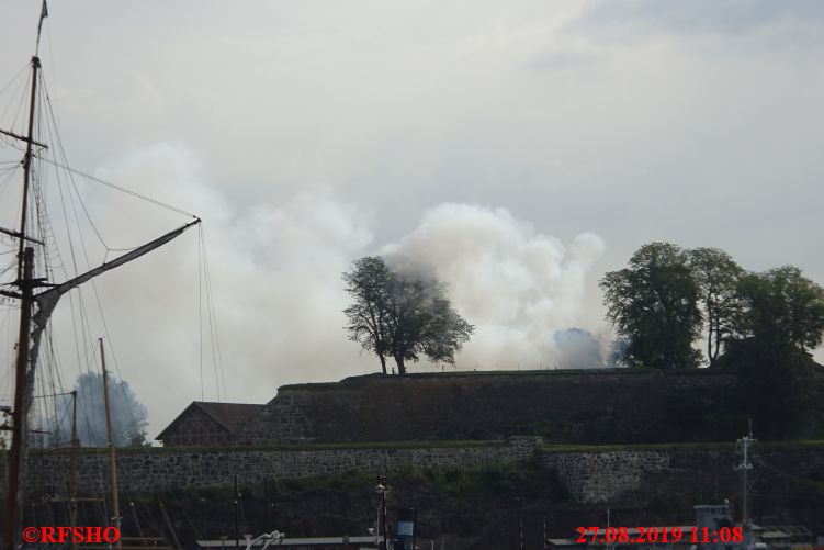 15 Schuss Salut von der Festung Akerhus