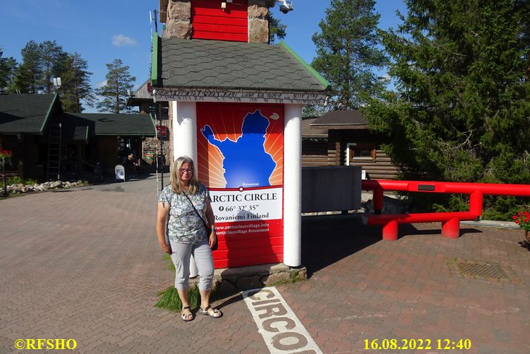 Arctic Circle, an der E75