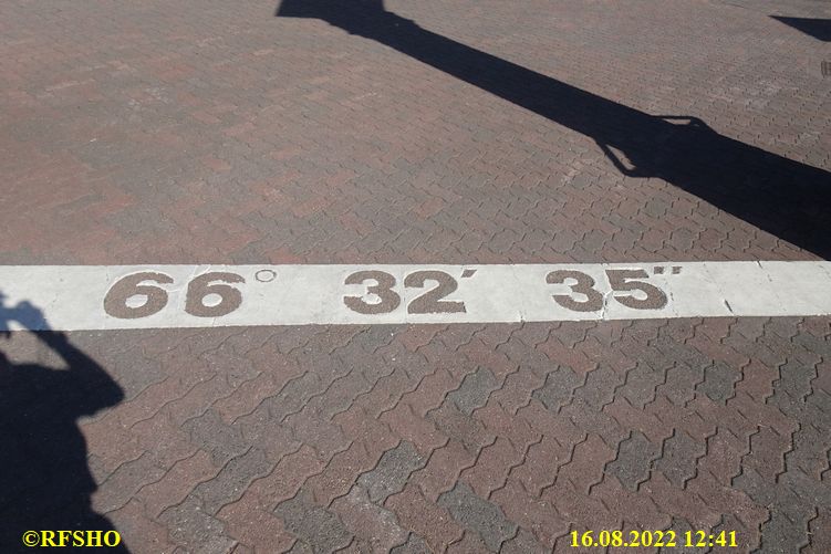 Arctic Circle, an der E75