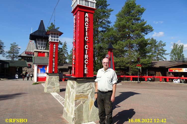 Arctic Circle, an der E75