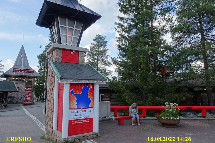 Arctic Circle, an der E75