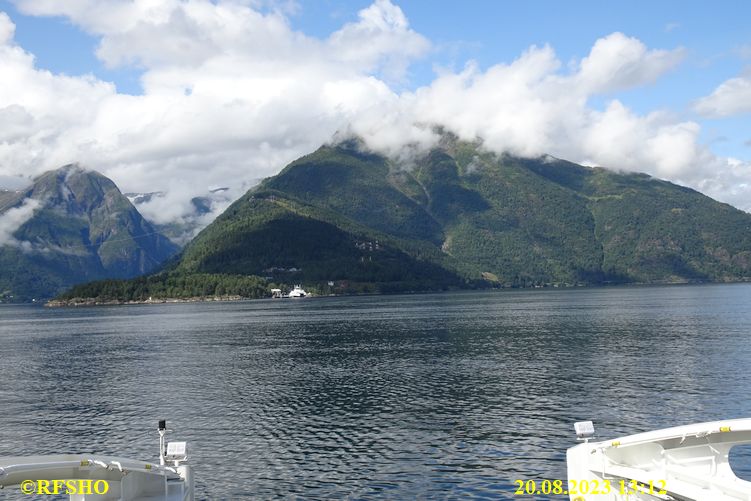 Fähre Vangsnes − Dragsvik