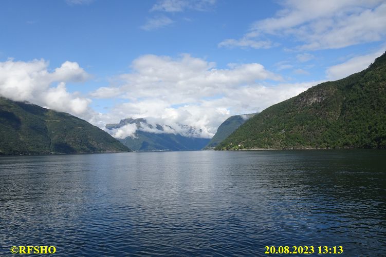 Fähre Vangsnes − Dragsvik