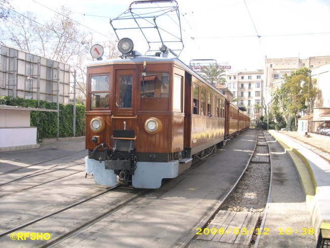Fahrt mit der Bahn (Palma - Soller)
