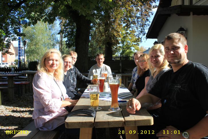 Brotzeit im Biergarten
