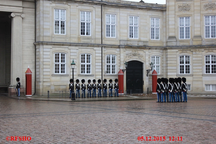 Amalienborg, Wachablösung
